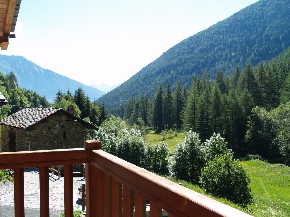 Nuit A Pleiney Bed & Breakfast Saint-Rhemy-En-Bosses Exterior photo